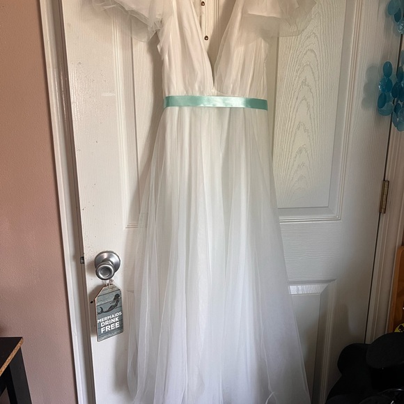 Selfie Leslie Dresses & Skirts - Selfie‎ Leslie White Dress with Blue Accent